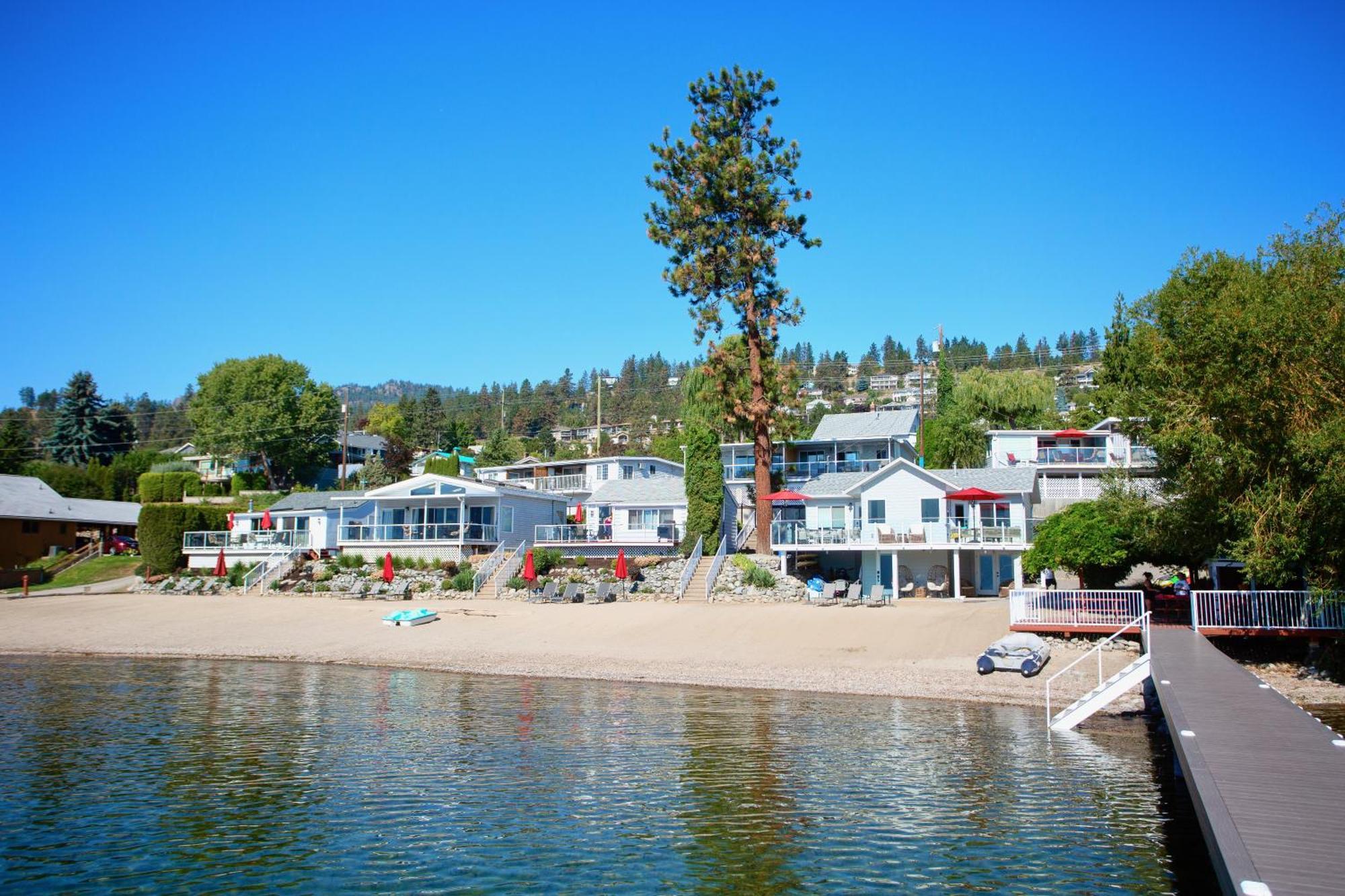 Peachland Beach Resort Bagian luar foto