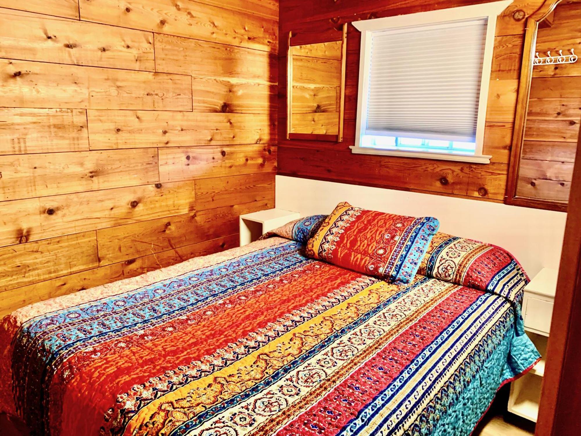 Peachland Beach Resort Bagian luar foto