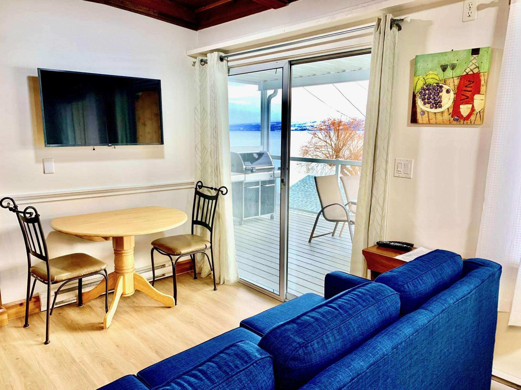 Peachland Beach Resort Bagian luar foto