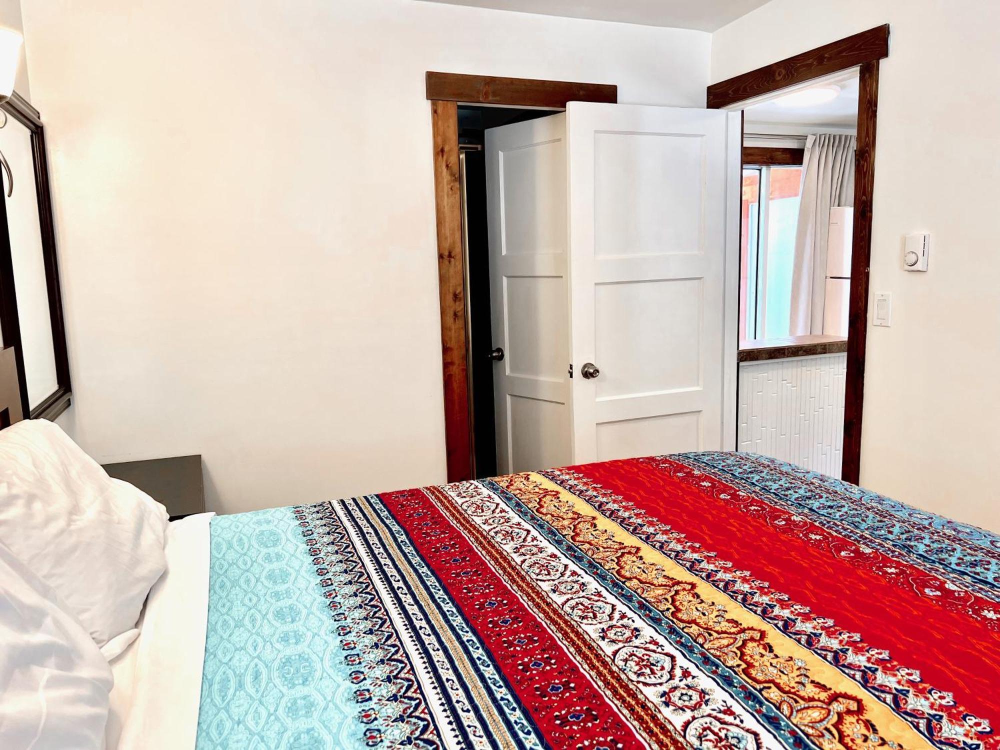 Peachland Beach Resort Bagian luar foto