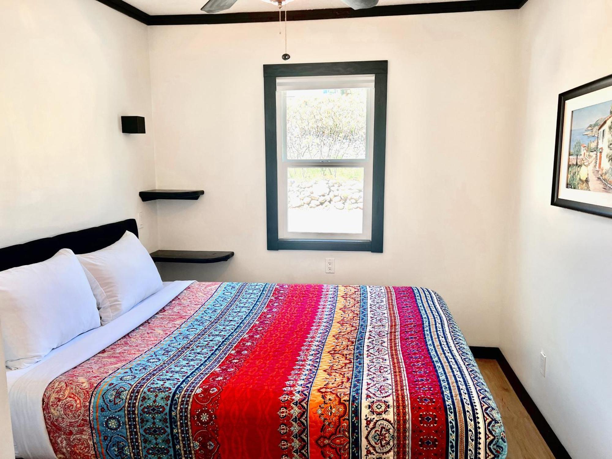 Peachland Beach Resort Bagian luar foto