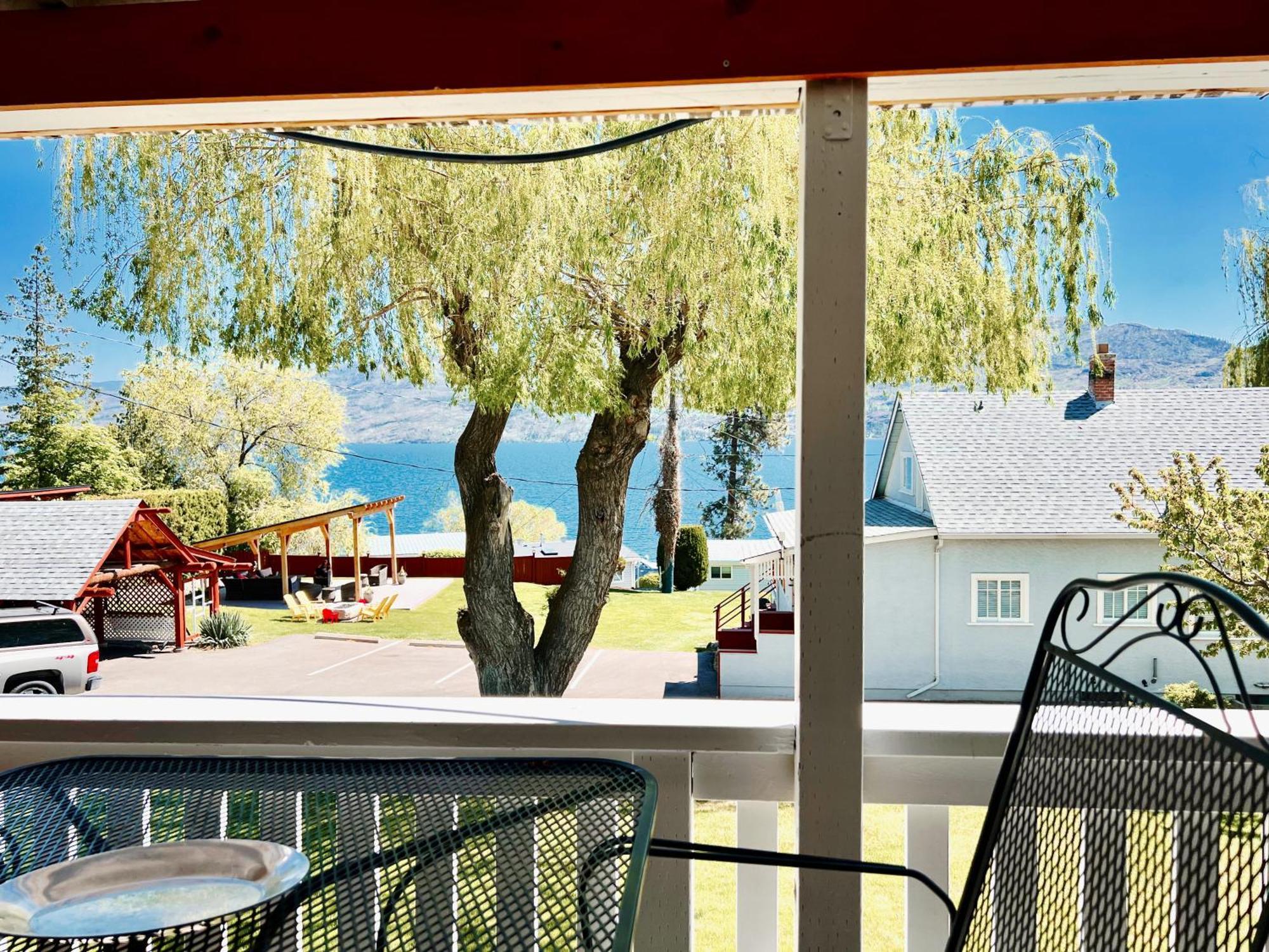 Peachland Beach Resort Bagian luar foto