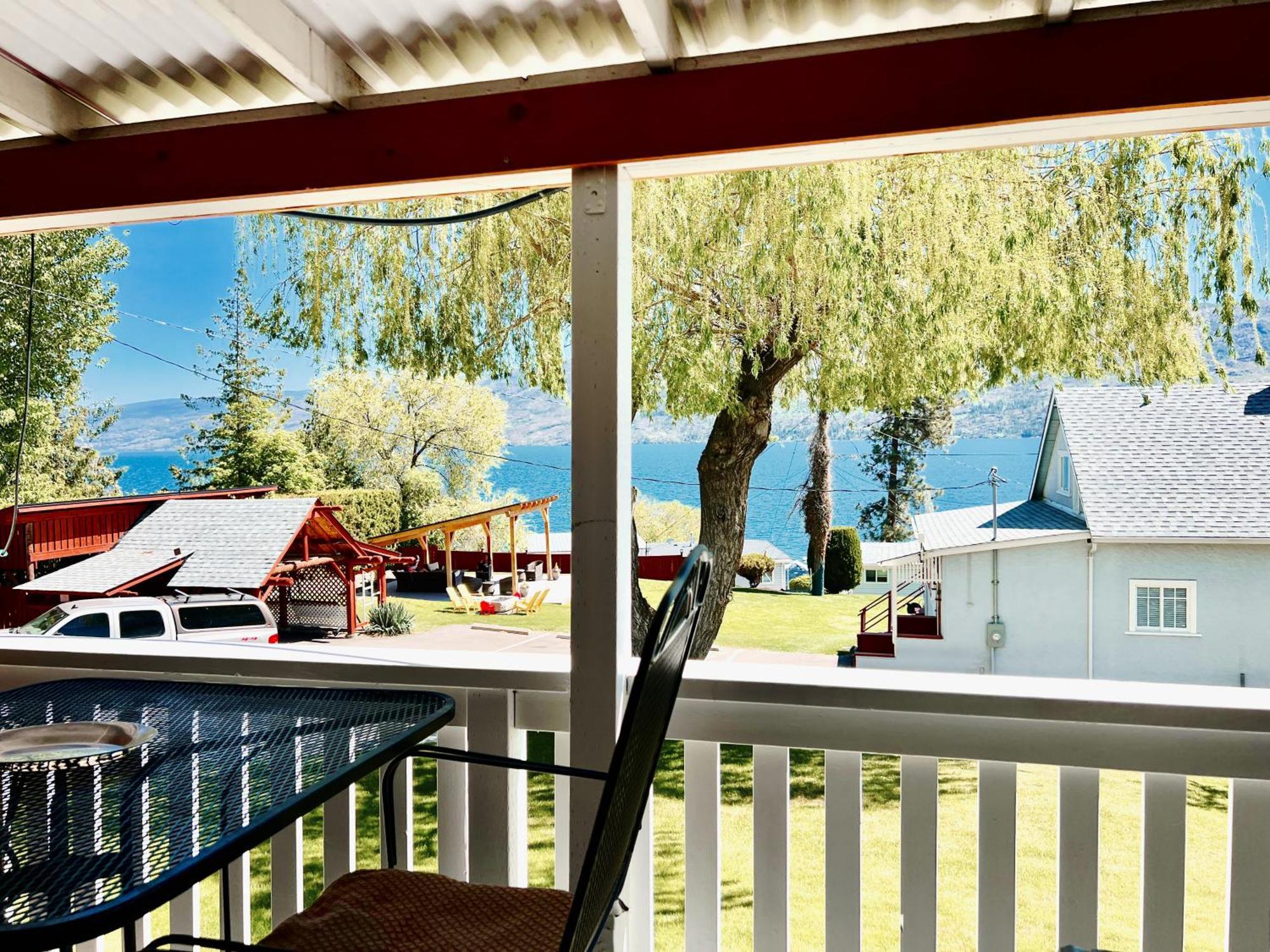 Peachland Beach Resort Bagian luar foto