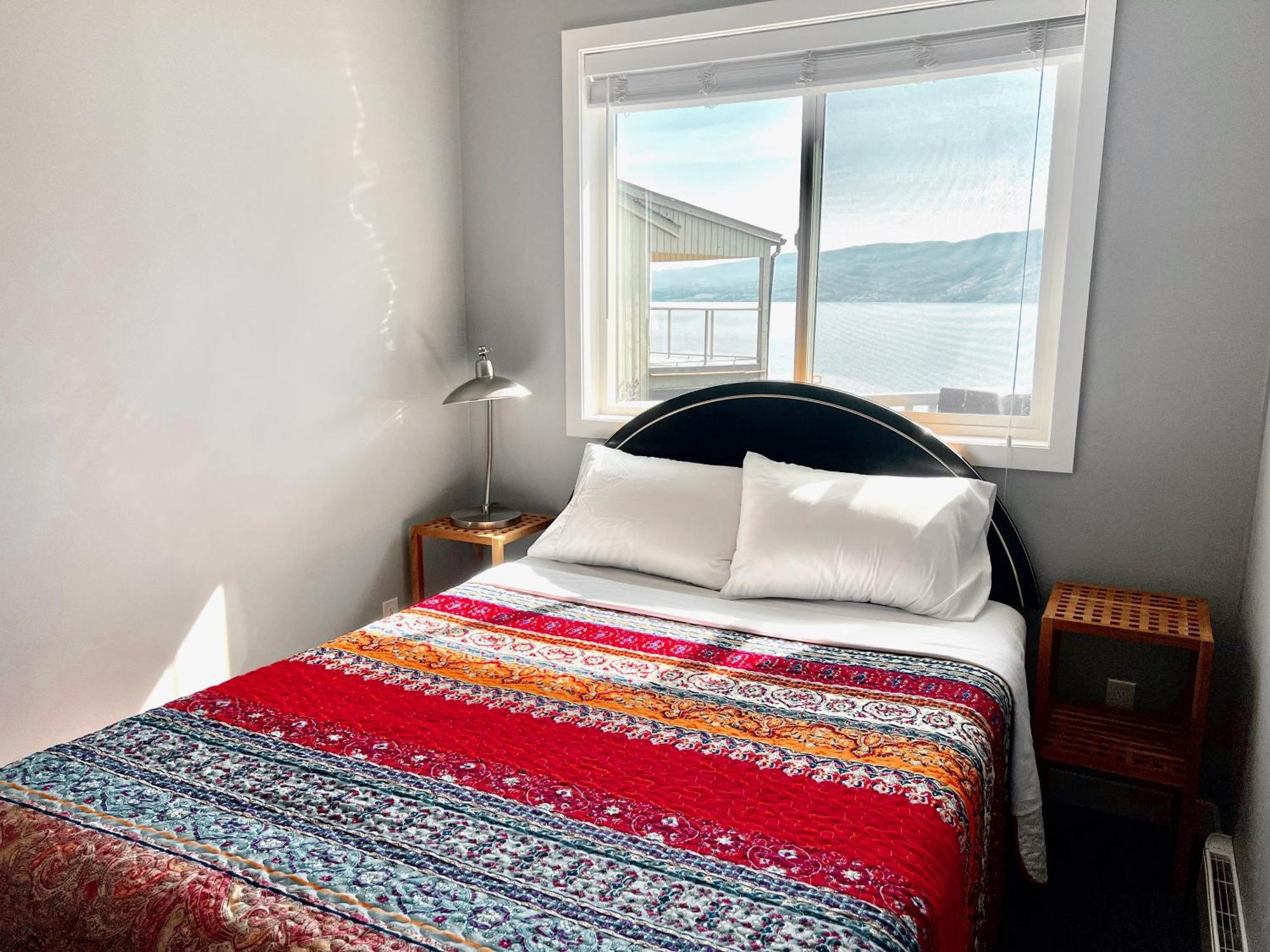 Peachland Beach Resort Bagian luar foto